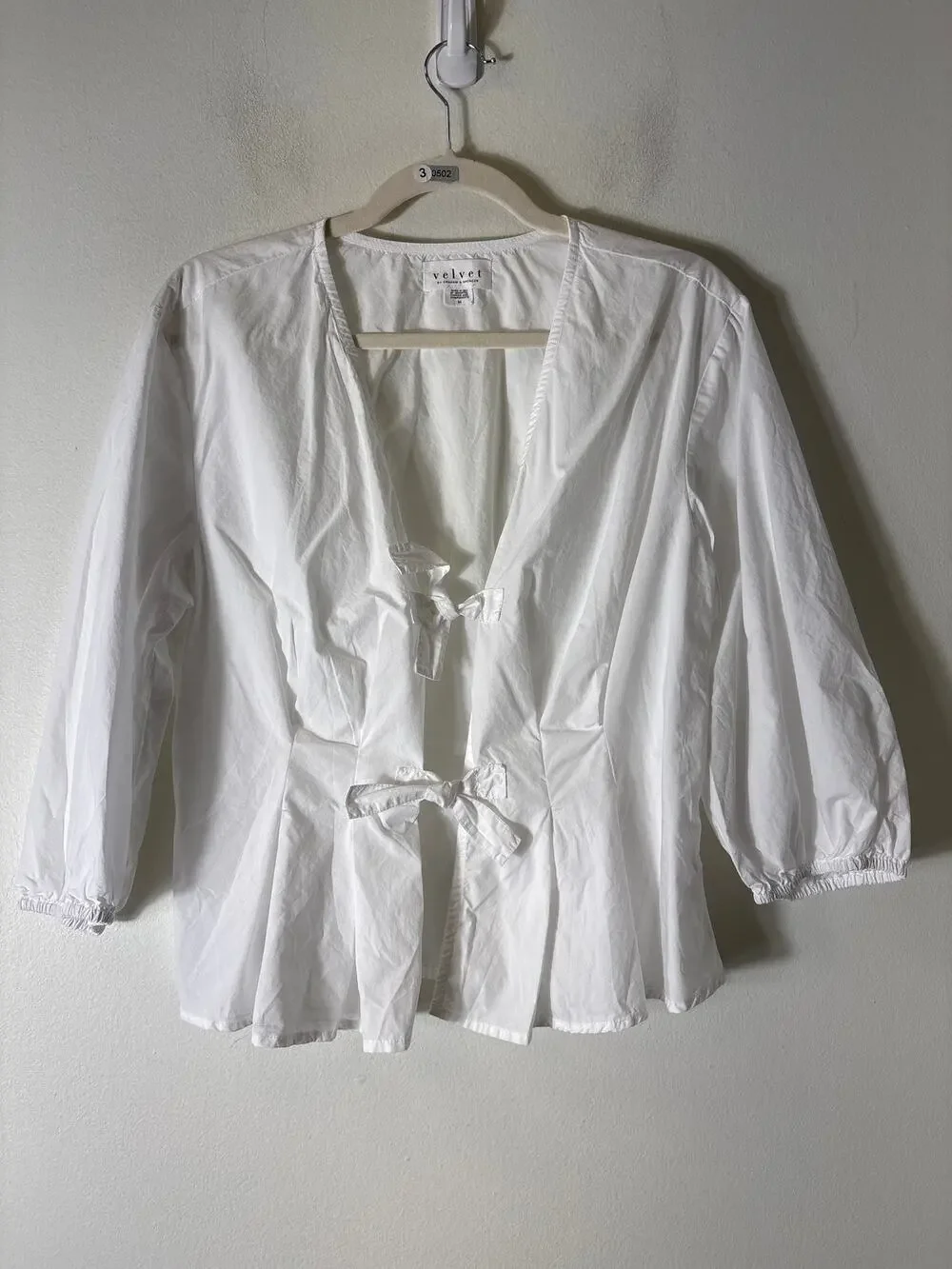 Velvet by Graham and Spencer White 3/4 Sleeve Sz M
